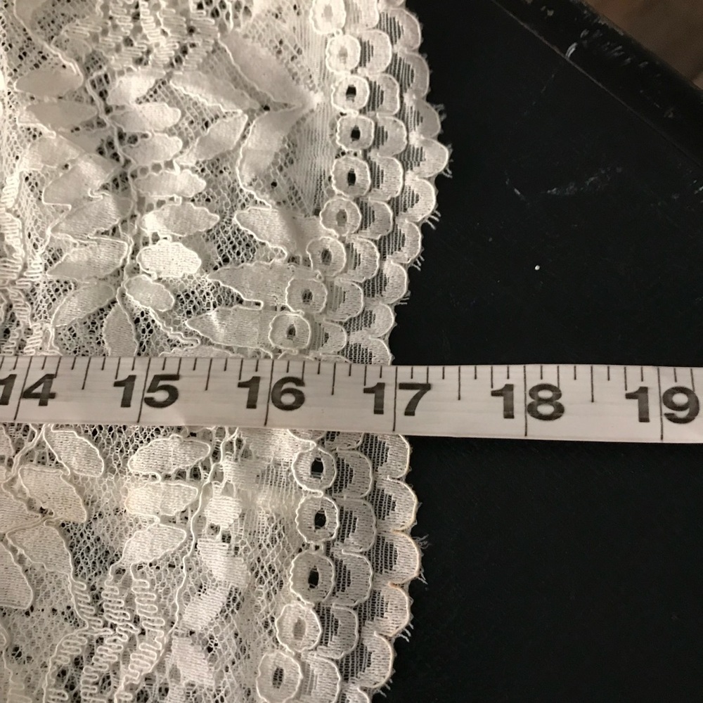 Forever 21 lace bell sleeve top cropped - Picture 8 of 8